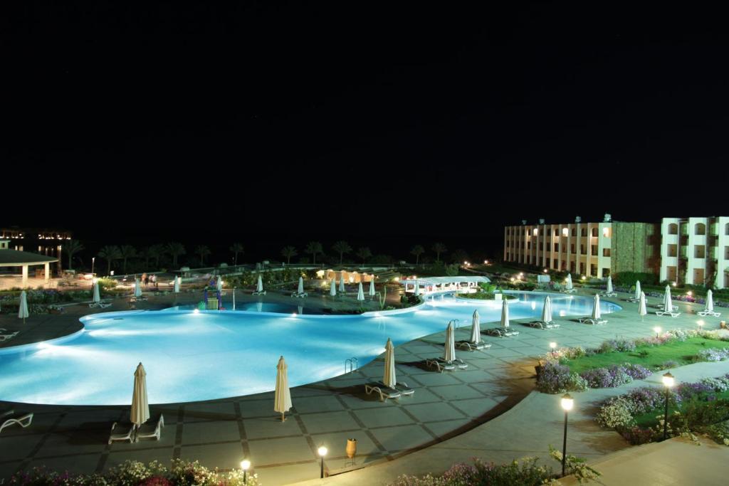 Royal Brayka Beach Resort Abu Dabab Exterior foto