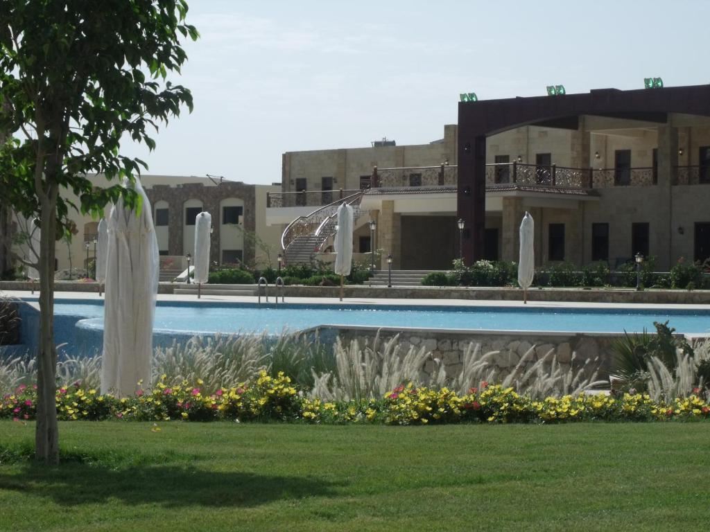 Royal Brayka Beach Resort Abu Dabab Exterior foto