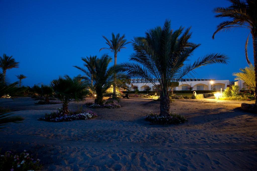 Royal Brayka Beach Resort Abu Dabab Exterior foto